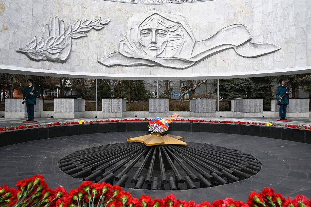 Работники АО «Донэнерго» почтили память освободителей  Ростова-на-Дону от немецкой оккупации