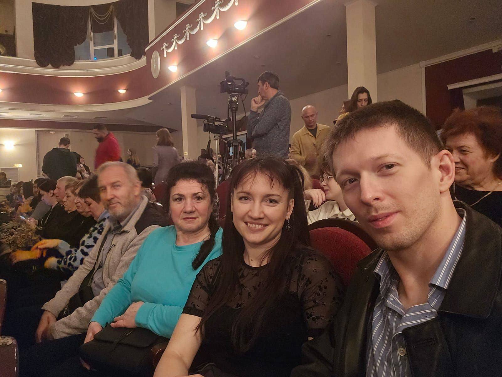 Новочеркасские энергетики посетили театр драмы и комедии им. Веры Комиссаржевской
