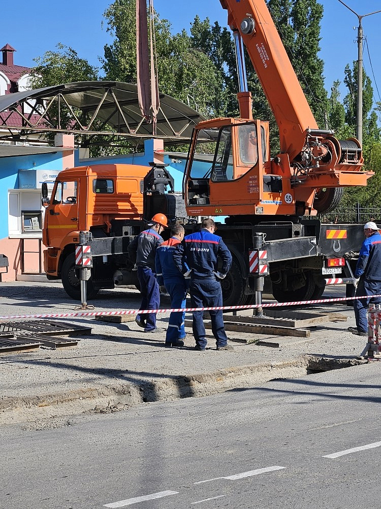 Работники Волгодонских МЭС приняли участие в городском субботнике 
